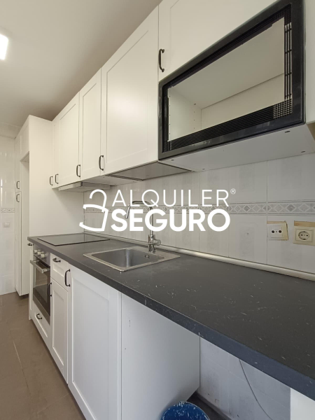 Piso en Avenida De fuenlabrada, LEGANÉS MADRID