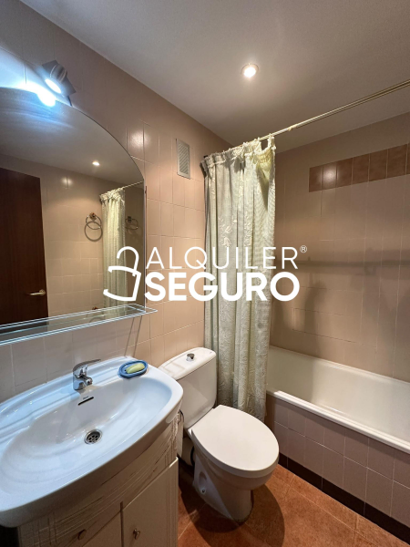 Inmueble en Calle Hinojosa Del Duque, MADRID