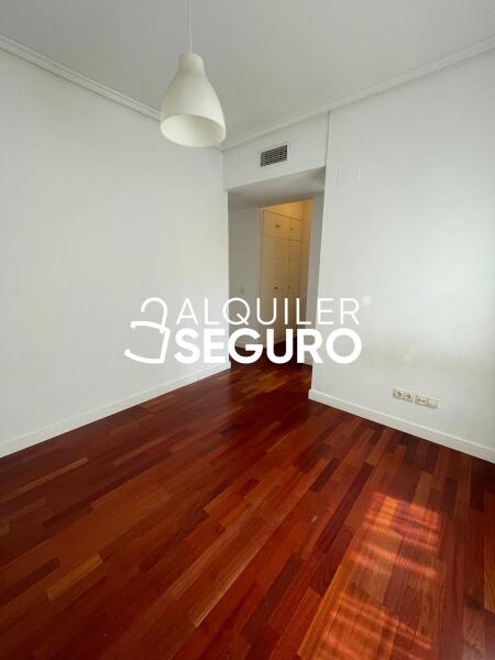 Inmueble en Calle Sebastián Álvaro, MADRID