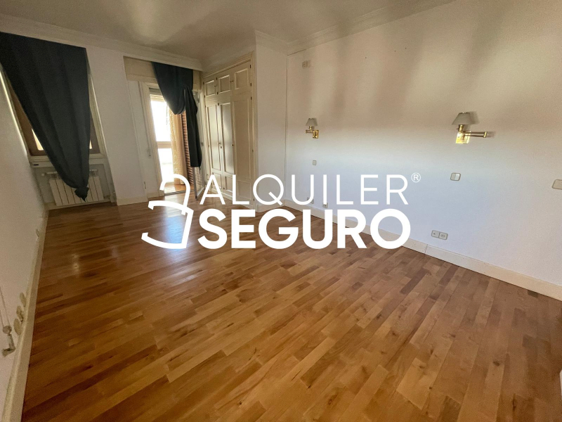 Inmueble en Calle del Conde de la Cimera , MADRID