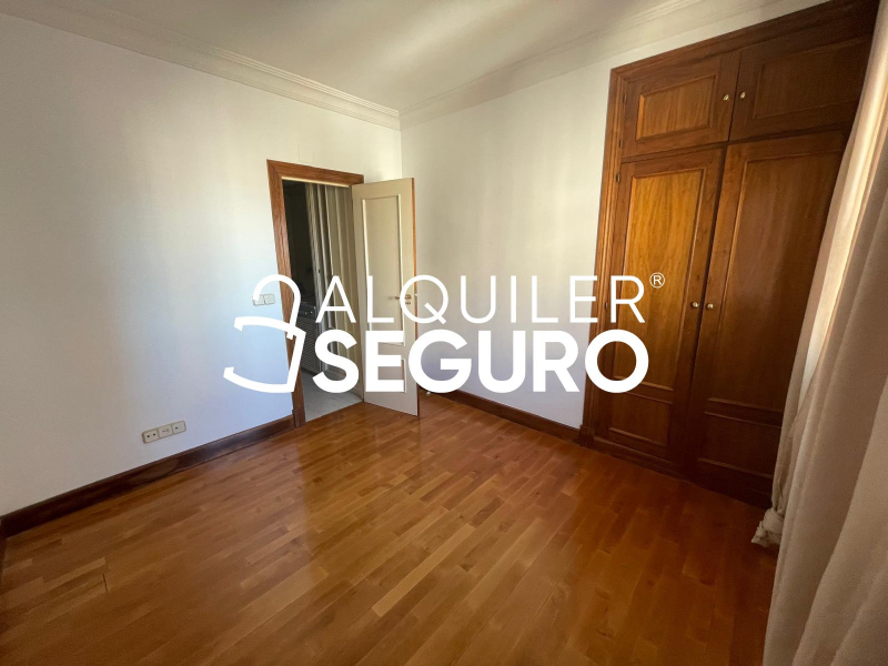 Inmueble en Calle del Conde de la Cimera , MADRID