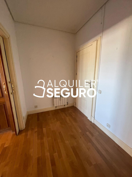 Inmueble en Calle del Conde de la Cimera , MADRID