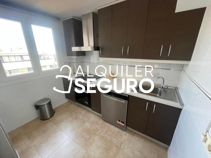 Inmueble en Avenida del Camino de Santiago, MADRID