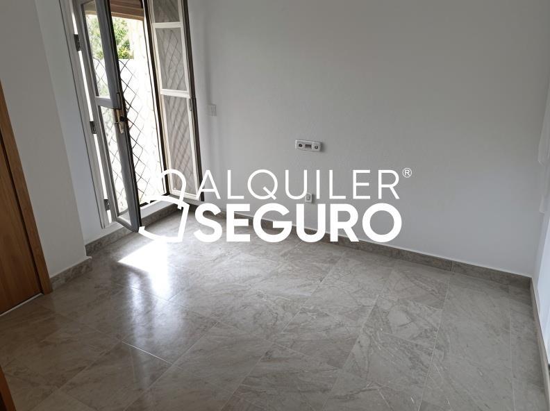 Piso en Calle Carmen Martin Gaite , TOMARES SEVILLA