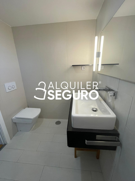 Inmueble en Calle del Arquitecto Sánchez Arcas , MADRID