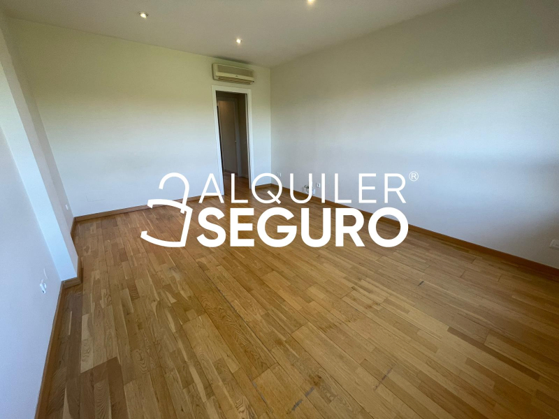 Inmueble en Calle del Arquitecto Sánchez Arcas , MADRID