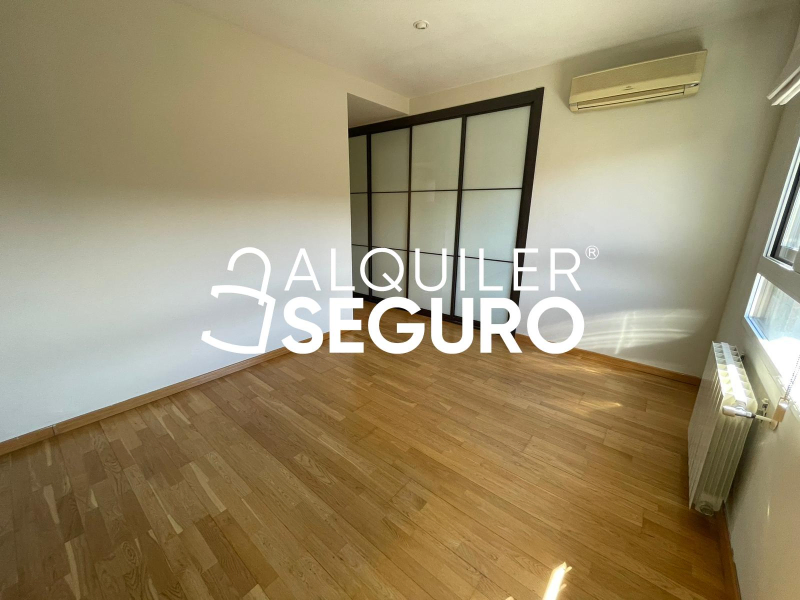 Inmueble en Calle del Arquitecto Sánchez Arcas , MADRID