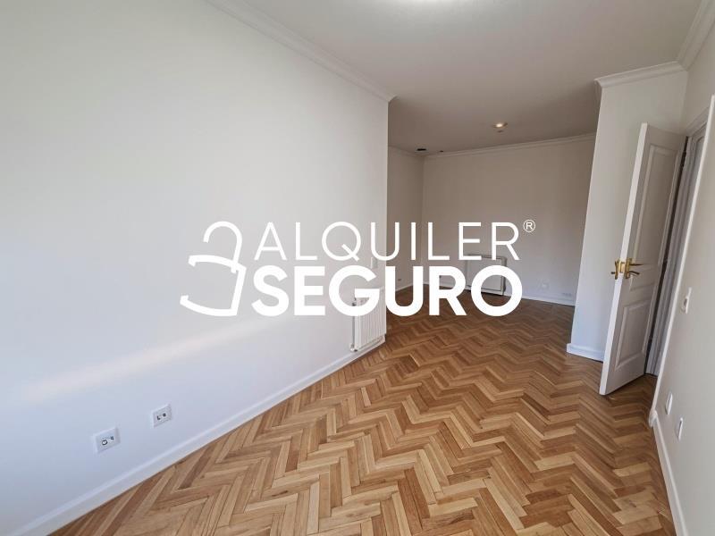 Inmueble en Travesia de Santoña, MADRID