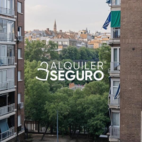 Inmueble en Calle San Delfin, MADRID