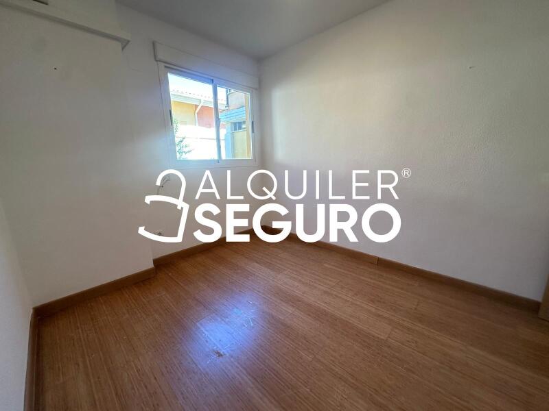 Piso en Avenida 16, CHIVA VALENCIA