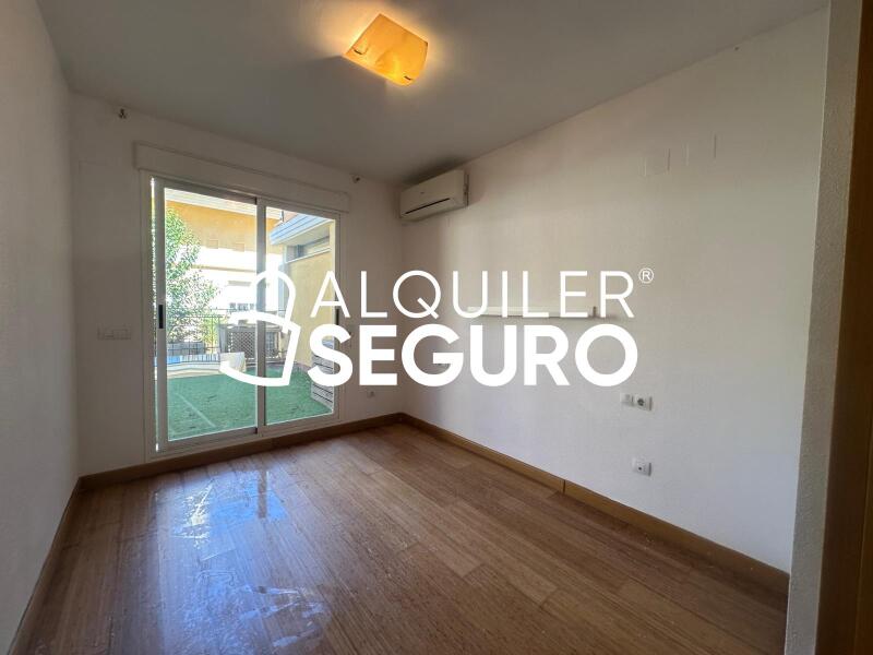 Piso en Avenida 16, CHIVA VALENCIA