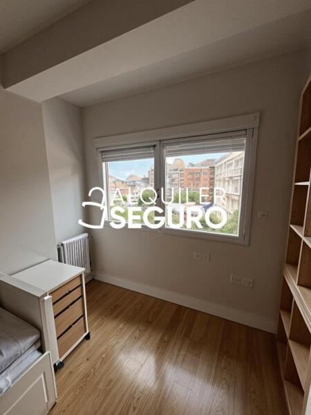 Piso en Calle Obispo Hurtado , GRANADA GRANADA