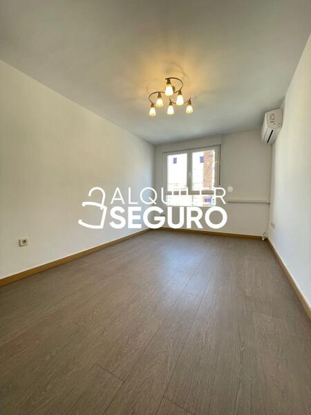 Inmueble en Calle Encajeras , MADRID