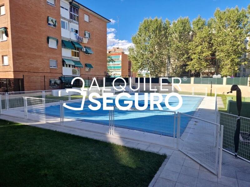 Inmueble en Calle Simón Hernández, MADRID