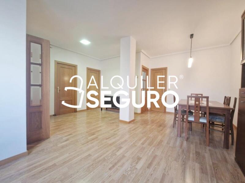 Inmueble en Calle del Apóstol Santiago, MADRID