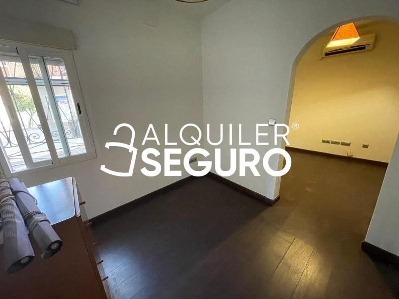 Inmueble en Calle Puerto de Canfranc, MADRID