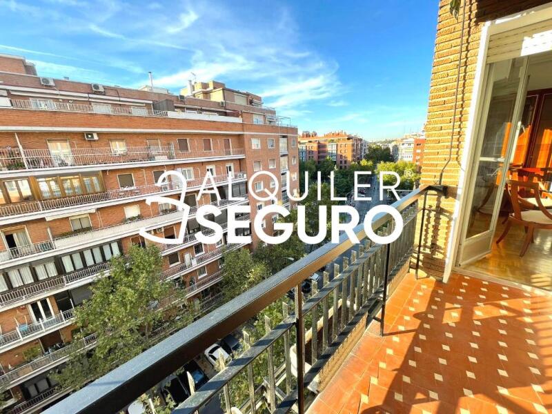 Inmueble en Calle CLARA DEL REY , MADRID
