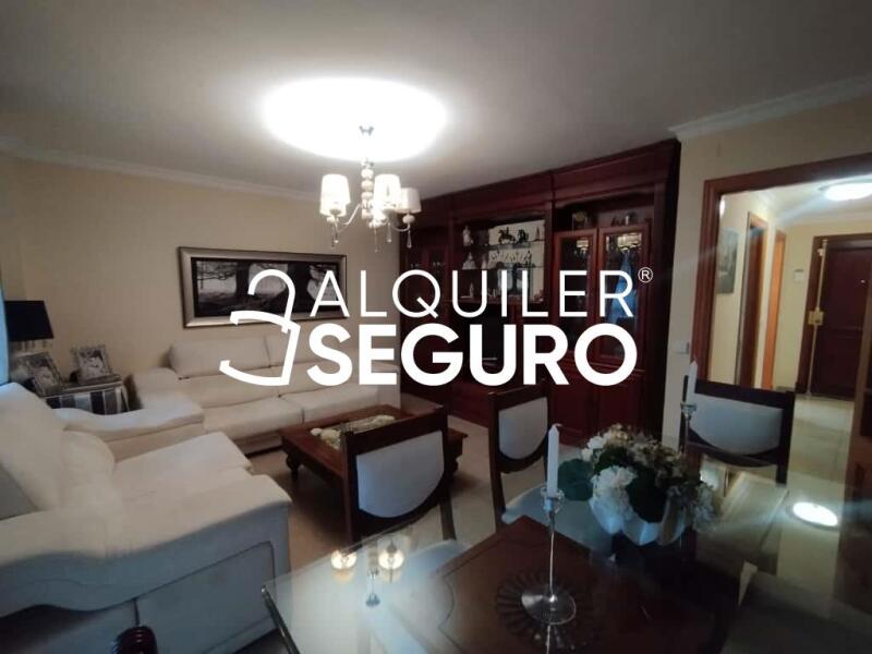 Piso en Calle Hermanos Álvarez Quintero, FUENGIROLA MÁLAGA
