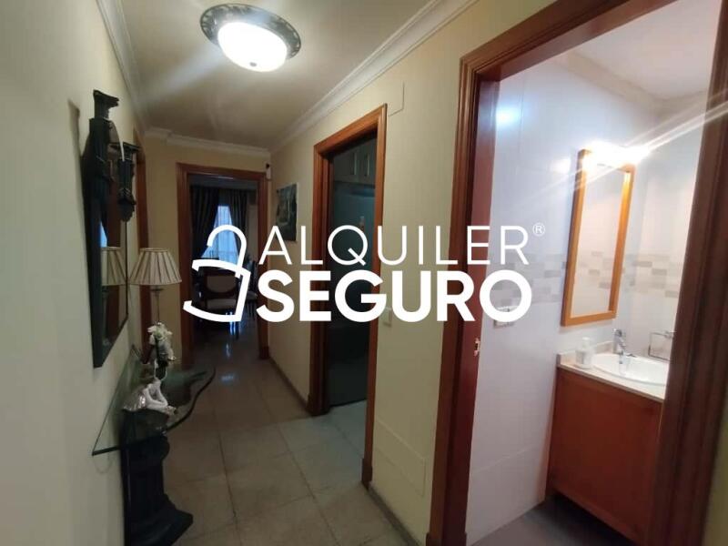 Piso en Calle Hermanos Álvarez Quintero, FUENGIROLA MÁLAGA