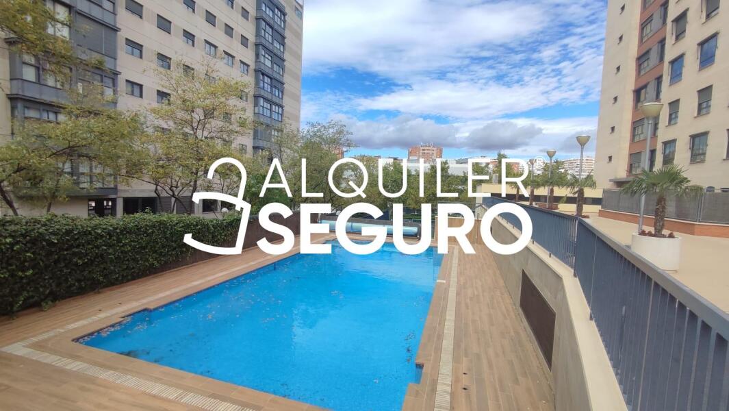 Inmueble en Calle La Bañeza, MADRID