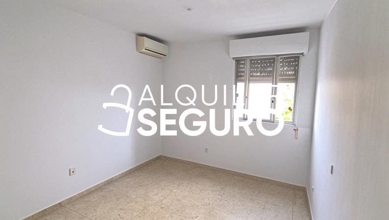 Piso en Plaza Escuela Sevillana, TOMARES SEVILLA