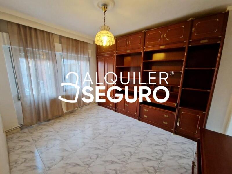 Piso en Plaza Sierra de Guadarrama, ALCORCÓN MADRID Piso en Plaza Sierra de Guadarrama, ALCORCÓN MADRID