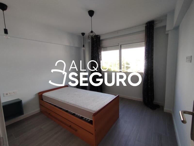 Inmueble en Avenida Acapulco , MÁLAGA