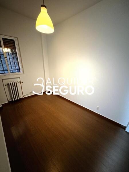 Inmueble en Paseo de Reina Cristina, MADRID