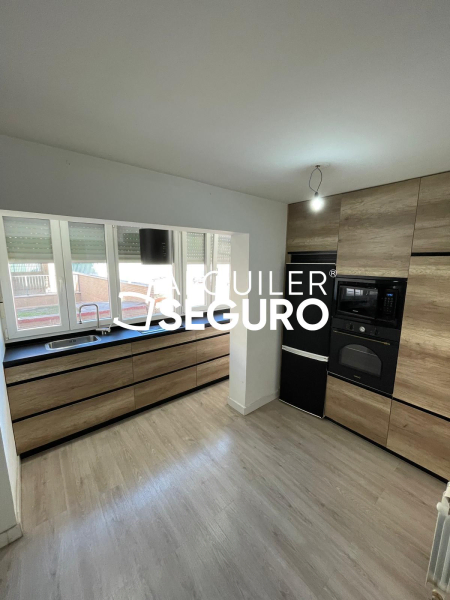 Inmueble en Calle de Eugenia de Montijo, MADRID