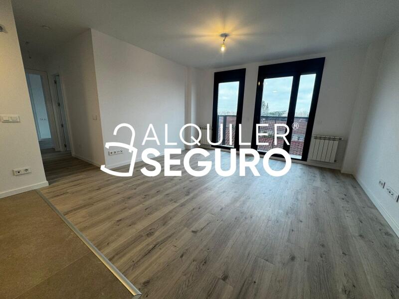 Apartment - 2 bed, 65m² in MADRID - Image 2