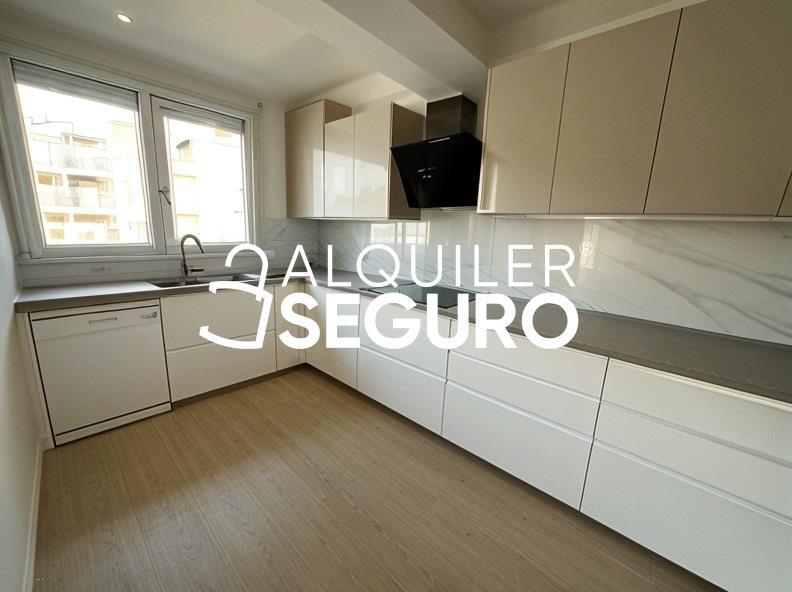 Inmueble en Calle de Clara Del Rey, MADRID