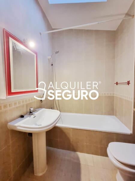 Inmueble en Calle Doctor Jose Maria Poveda , MADRID