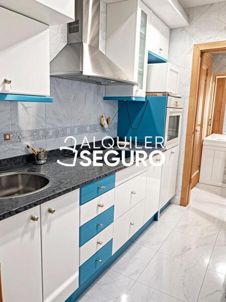 Apartment - 2 bed, 120m² in MADRID - Image 3