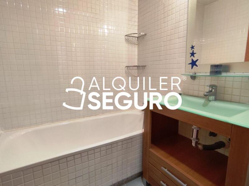 Apartment - 2 bed, 80m² in MADRID - Image 2