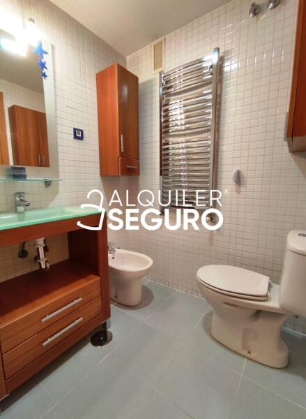 Apartment - 2 bed, 80m² in MADRID - Image 3