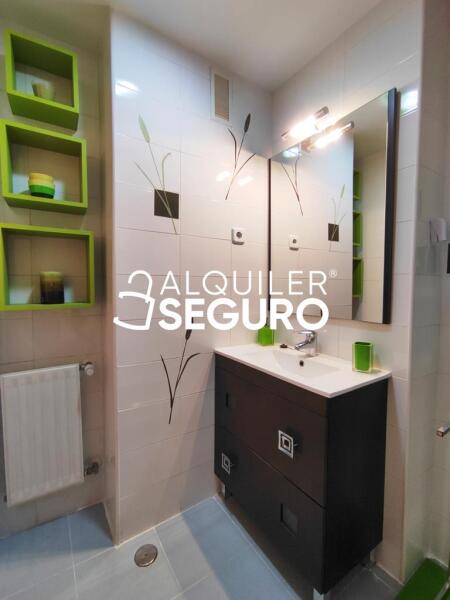 Apartment - 2 bed, 80m² in MADRID - Image 5