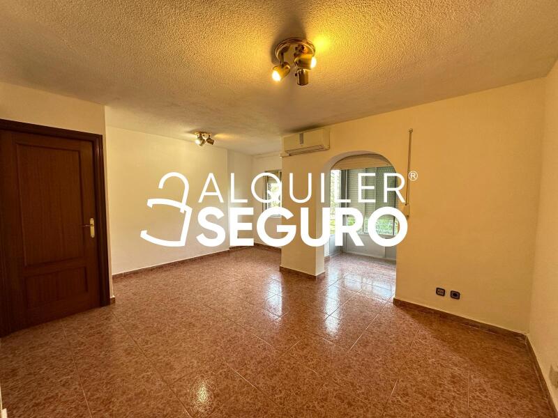 Apartment - 2 bed, 70m² in MADRID - Image 3