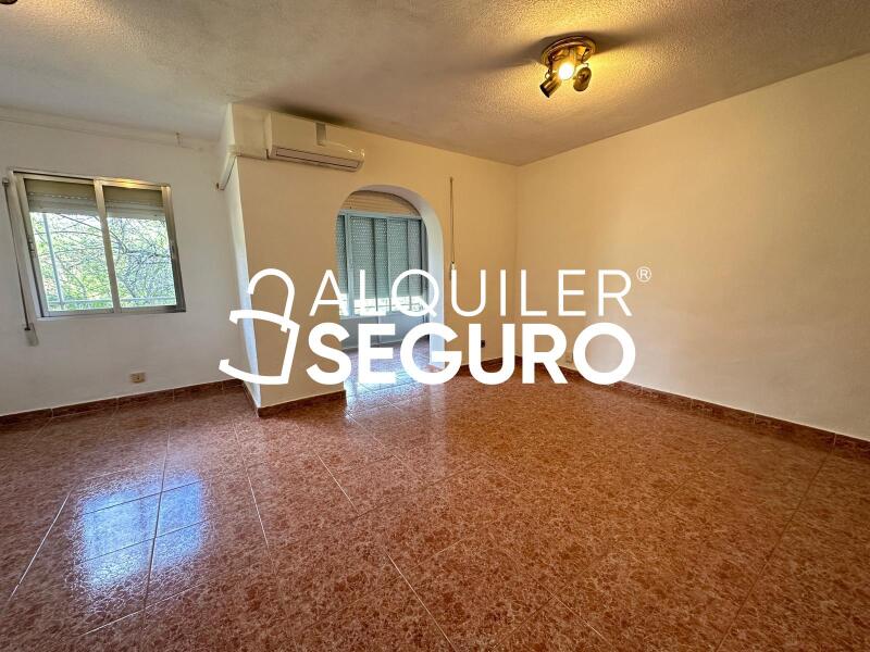 Apartment - 2 bed, 70m² in MADRID - Image 4