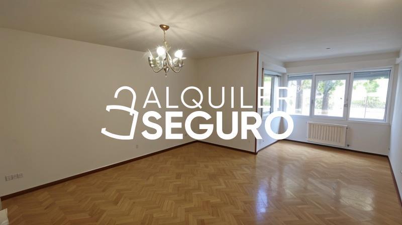 Inmueble en Calle de Santiago de Compostela, MADRID