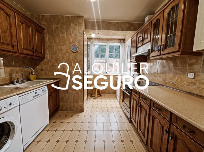 Inmueble en Calle Aldeanueva de la Vera , MADRID