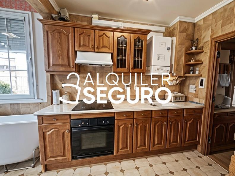 Inmueble en Calle Aldeanueva de la Vera , MADRID