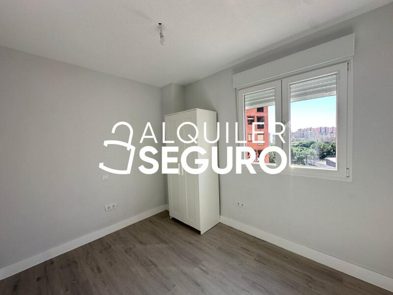 Inmueble en Calle Herencia , MADRID