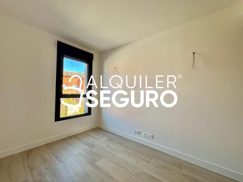 Piso en Calle Tres de abril , COBEÑA MADRID