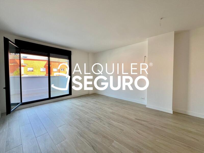 Piso en Calle Tres de abril , COBEÑA MADRID