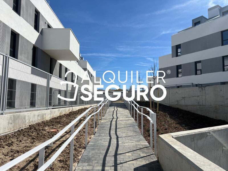 Piso en Calle Tres de abril , COBEÑA MADRID