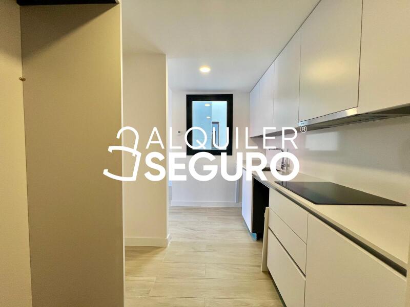 Piso en Calle Tres de abril , COBEÑA MADRID