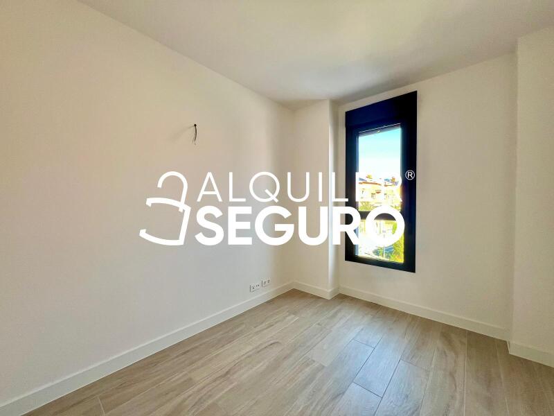 Piso en Calle Tres de abril , COBEÑA MADRID