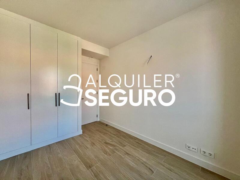 Piso en Calle Tres de abril , COBEÑA MADRID