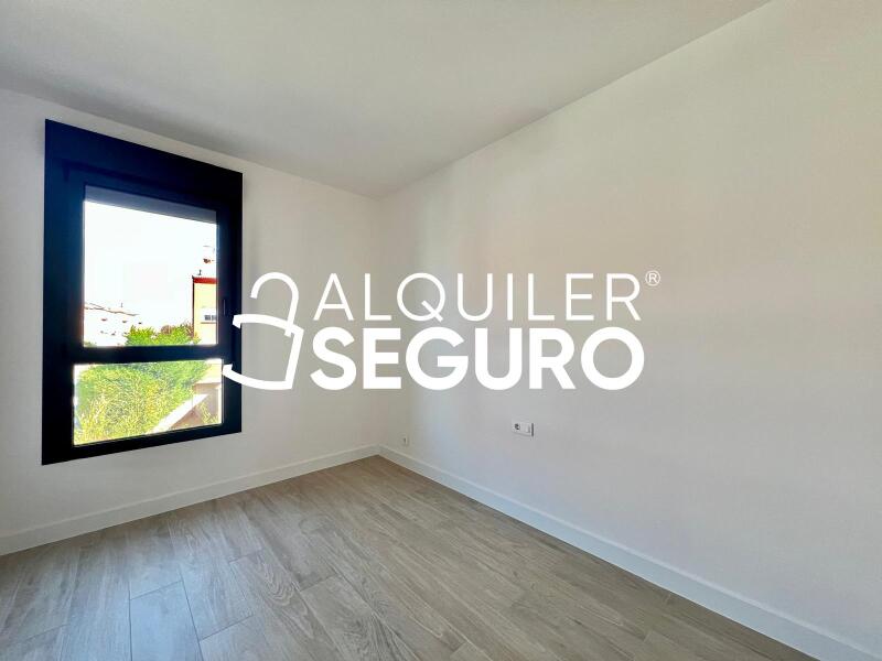 Piso en Calle Tres de abril , COBEÑA MADRID