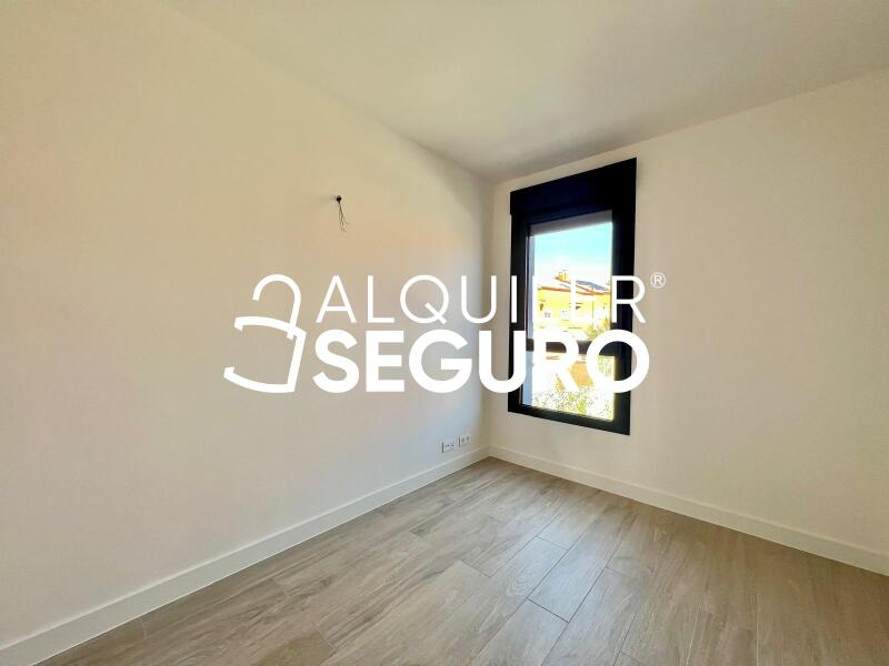 Piso en Calle Tres de abril , COBEÑA MADRID